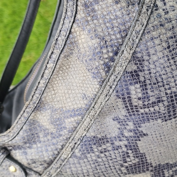 Coach Light Grey/Beige Python Embossed Leather Shoulder Tote Bag - Picture 11 of 15